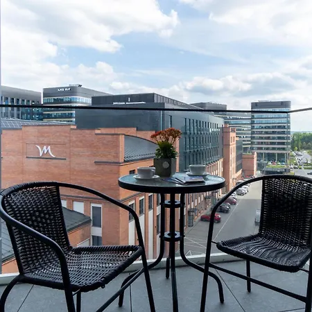 Lovely Flat Fabryczna Street Ac Free Parking 아파트 *